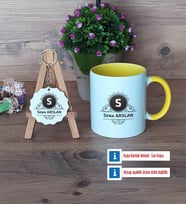 Baş Harf ve İsim Soyisim Kupa Bardak Kırmızı ve Ahşap Anahtarlık Hediye (Model 6)