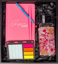 eJOYA Kişiye Özel Defter Kalem Matara Ve Mini Organizer Ofis Kırtasiye Hediye Kutusu 110342 (Pembe)