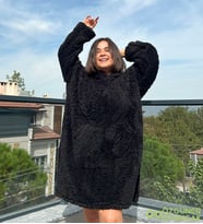 Peluş Polar Giyilebilir Battaniye Pijama (Siyah)