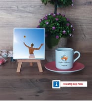 Voleybol Antrenörü Fotoğraflı Dekoratif Taş, Ahşap Altlıklı Türk Kahvesi Fincanı Hediye (Model 6)