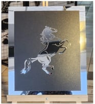 Pleksi mdf tablo Şahlanan At Numa Concept (Gümüş)