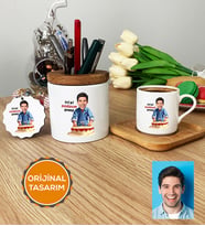 Kişiye Özel Karikatürlü Doğum Günü Hediyesi Hediye Seti Türk Kahvesi Fincanı, Kalemlik, Anahtarlık Erkek Sevgiliye Babaya Abiye Doğum Günü Hediyesi (Ahşap)