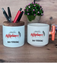 Kütüphaneci Hediye Sepeti Kupa Bardak T Kulplu, Kalemlik Hediyeleri Kütüphaneciye Hediye (Model 7)