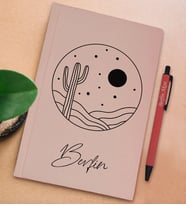 BK Gift Kişiye Özel İsimli Pudra Pembesi Sert Kapaklı Defter ve Tükenmez Kalem Seti, Arkadaşa Hediye, Yeni İş Hediyesi, Doğum Günü Hediyesi (Model 2)