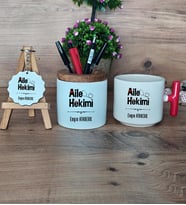 Aile Hekimi Hediye Sepeti Kupa Bardak T Kulplu, Kalemlik ve Anahtarlık Doktora Tıp Bayramı Hediyesi (Model 1)