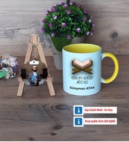 Kuran Kursu Hocası Kupa Bardak Beyaz ve Fotoğraflı Ahşap Anahtarlık Hediye (Model 7)