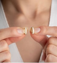 925 Ayar Gümüş Küçük Boy Baget Taşlı Halka Küpe (Gold)