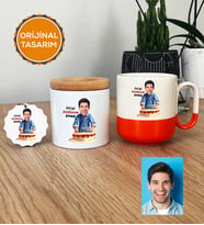 Kişiye Özel Karikatürlü Doğum Günü Hediyesi Hediye Seti Pro Kupa Bardak, Kalemlik, Anahtarlık Erkek Sevgiliye Babaya Abiye Doğum Günü Hediyesi (Turuncu)