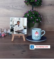 En İyi Doktor Fotoğraflı Dekoratif Taş, Ahşap Altlıklı Türk Kahvesi Fincanı Hediye (Model 4)