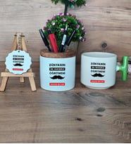 Erkek Öğretmene Hediye Hediye Sepeti Kupa Bardak T Kulplu, Kalemlik ve Anahtarlık Öğretmenler Günü Hediyesi (Model 8)