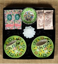 El Yapımı Çini Fincan & Çini Kase & Epoksi Harf Anahtarlık & Lotus Mum  & Kahve & Mendil & Hediye Seti (Fıstık Yeşili)
