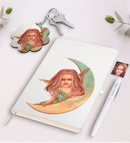 BK Gift Kişiye Özel Kız Çocuk Melek Karikatürlü Siyah Defter Kalem Ve Anahtarlık Hediye Seti-1 (Model 2)