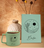 BK Gift Kişiye Özel İsimli Yeşil Sert Kapaklı Defter ve Middle Kupa Seti, Arkadaşa Hediye, Yeni İş Hediyesi, Doğum Günü Hediyesi (Model 5)