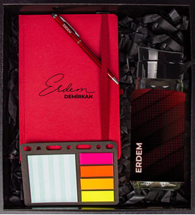 eJOYA Kişiye Özel Defter Kalem Matara Ve Mini Organizer Ofis Kırtasiye Hediye Kutusu 110342 (Bordo)
