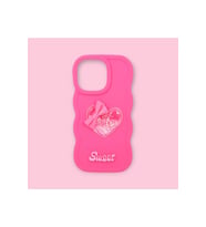 IPHONE 13 PRO; LÜKS 3D KALP TASARIMLI, KENARLARI DALGALI, DARBE ÖNLEYİCİ SİLİKON KILIF (Pembe)