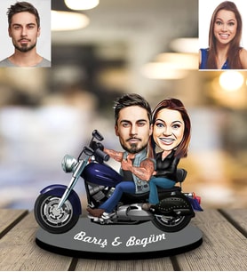 Kişiye Özel Motorcu Sevgili Karikatürlü Ahşap Biblo Modelleri (Model 3)