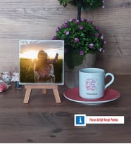 Hamile Anne Adayı Fotoğraflı Dekoratif Taş, Ahşap Altlıklı Türk Kahvesi Fincanı Hediye (Model 6)