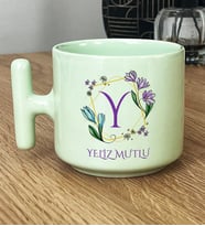 Kişiye Özel Çiçekli Y Harfli Hediye Pastel T Kupa İsim Soyisim Yazılı (Yeşil)