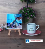 Laborant Fotoğraflı Dekoratif Taş, Ahşap Altlıklı Türk Kahvesi Fincanı Hediye (Model 6)