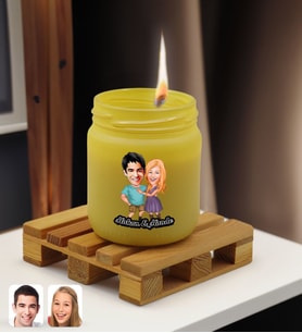 BK Gift Kişiye Özel DTF Sevgili Karikatürlü Renkli Cam Kavanozda Kokulu Mum-1(13 Renk Seçeneği), Sevgiliye Hediye, Doğum Günü Hediyesi (Sarı)