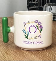Kişiye Özel Çiçekli Ö Harfli Hediye T Kupa Bardak İsim Soyisim Yazılı (Yeşil)