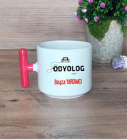 Odyolog Hediye Sepeti Kupa Bardak T Kulplu, Kalemlik ve Ahşap Telefon Standı Tıp Bayramı Hediyesi (Model 1)