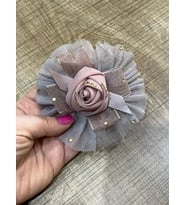 9X9 CM TAŞLI TOMURCUK TÜLLÜ ÇİÇEK BROŞ YAKA İĞNESİ TÜRBAN İĞNESİ (Açık Gül Kurusu)