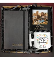 Öğretmenler Günü 5 Farklı Tasarım İle Kişiye Özel Defter&Kişiye Özel T Kupa&Kişiye Özel Fotoğraflı Çerçeve Hediye Kutusu (Yeşil)