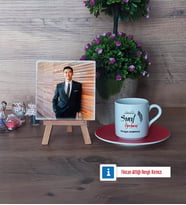 Sınıf Öğretmeni Fotoğraflı Dekoratif Taş, Ahşap Altlıklı Türk Kahvesi Fincanı Hediye (Model 3)