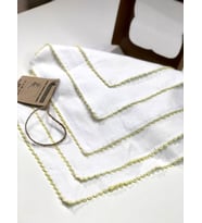 neocotton çift katlı 22x22 cm ebadında oyalı pamuklu 10'lu bebek ağız yüz temizleme bakım mendili (Sarı)