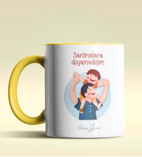 Kişiye Özel Sarılmalara Doyamadığım Babam Tasarımlı Siyah Kupa (Sarı)