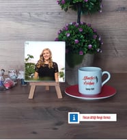 Yönetici Asistanına Hediye Fotoğraflı Dekoratif Taş, Ahşap Altlıklı Türk Kahvesi Fincanı Hediye (Model 3)