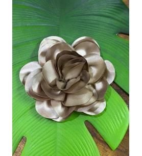 SATEN KABARTMA ÇİÇEK GİYİM DİKİŞ ABİYE SAÇ AKSESUARI ÇAP 20 CM (Süt Kahve)