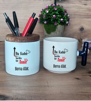 Bu Kadın Harika Bir Anne Hediye Sepeti Kupa Bardak T Kulplu, Kalemlik Hediyeleri Anneye Doğum Günü Anneler Günü Hediyesi (Model 2)