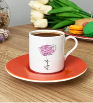 Kişiye Özel Gül ve İsim Yazılı Türk Kahvesi Fincanı Çiçek Desenli (Turuncu)