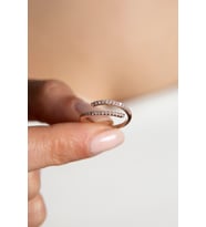 Elika Silver Kadın Zirkon Taşlı Yarı Sıralı 925 Ayar Gümüş Yüzük (Rose)