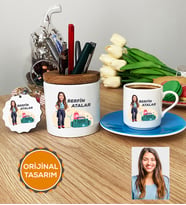 Kişiye Özel Karikatürlü Paramedik Hediye Seti Türk Kahvesi Fincanı, Kalemlik, Anahtarlık Kadın Paramediğe Tıp Bayramı Hediyesi (Mavi)