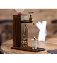 BK Gift Kişiye Özel Kabartma İsimli Musluklu Ceviz Ahşap Vodka Standı, Vodka Çeşmesi, Doğum Günü Hediyesi, Ev Hediyesi, İçecek Dispenseri (Model 2)