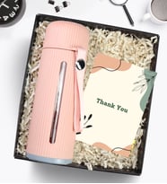 Hediye Kutusunda 500 ml Plastik Sargılı Cam Matara (Pembe)