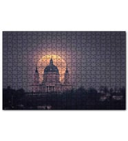 Cakapuzzle Tarihi Kilise ve Tam Arkasındaki Süper Ay Puzzle Yapboz MDF (Ahşap) (1000 Parça)