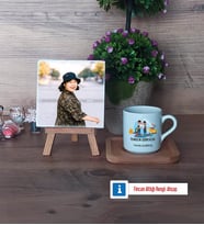 Temizlik Görevlisi Fotoğraflı Dekoratif Taş, Ahşap Altlıklı Türk Kahvesi Fincanı Hediye (Model 1)