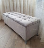 Çizgi Kapitoneli Sandıklı Puf Bench 120 cm Gümüş Ayak (Gri)