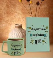 BK Gift Hayat Mottosu Tasarımlı Yeşil Sert Kapaklı Defter ve Middle Kupa Seti, Arkadaşa Hediye, Yeni İş Hediyesi, Doğum Günü Hediyesi (Model 6)