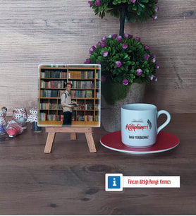 Kütüphaneci Fotoğraflı Dekoratif Taş, Ahşap Altlıklı Türk Kahvesi Fincanı Hediye (Model 3)