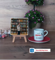Kütüphaneci Fotoğraflı Dekoratif Taş, Ahşap Altlıklı Türk Kahvesi Fincanı Hediye (Model 3)