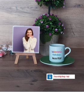 Laboratuvar Teknikeri Fotoğraflı Dekoratif Taş, Ahşap Altlıklı Türk Kahvesi Fincanı Hediye (Model 9)