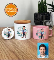 Kişiye Özel Karikatürlü Makine Mühendisi Hediye Seti Pastel Fincan, Kalemlik, Anahtarlık Erkek Makine Mühendisine Mühendisler Günü Hediyesi (Pembe)