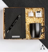 Kişiye Özel Defterli Hediye Seti- Çizgili Defter- Tükenmez Kalem- Seramik Kupa- Teashop Müslin Çay- Mum (Siyah)