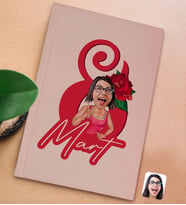 BK Gift 8 Mart Karikatürlü Sert Kapaklı Pudra Pembesi Lastikli Defter , Arkadaşa Hediye, Yeni İş Hediyesi, Doğum Günü Hediyesi (Model 1)