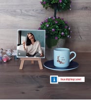 Doğum Günü Hediyesi İsme Özel Fotoğraflı Dekoratif Taş, Ahşap Altlıklı Türk Kahvesi Fincanı Hediye (Model 4)